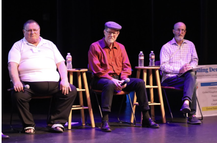 Many professinals came to the convention in hopes of sparking a rise of local news interest.
(From left to right, Tim Hunt, Rick Goldsmith, and Steve Glazer)